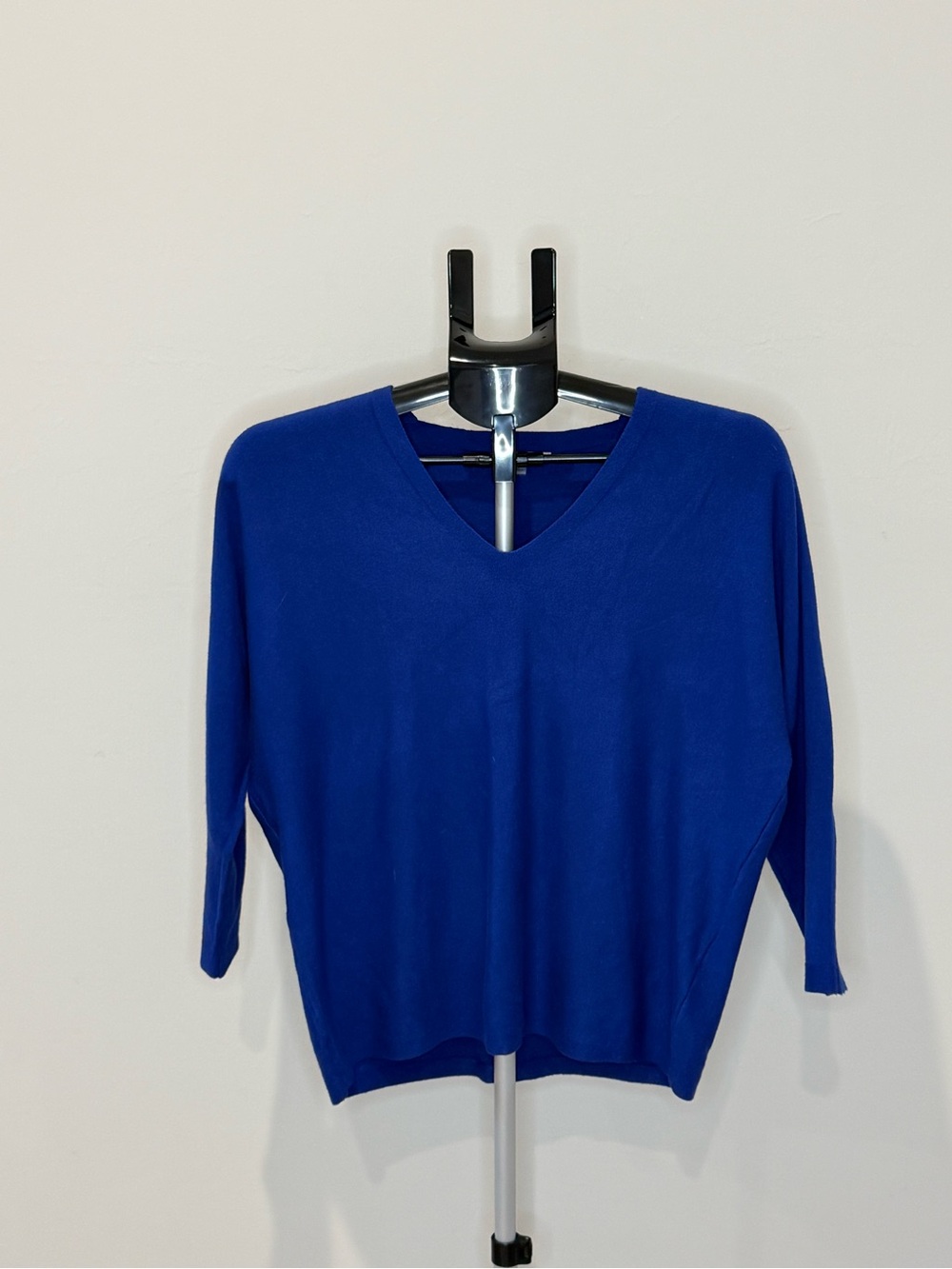 Women's V-Neck Lightweight Sweater in Blue